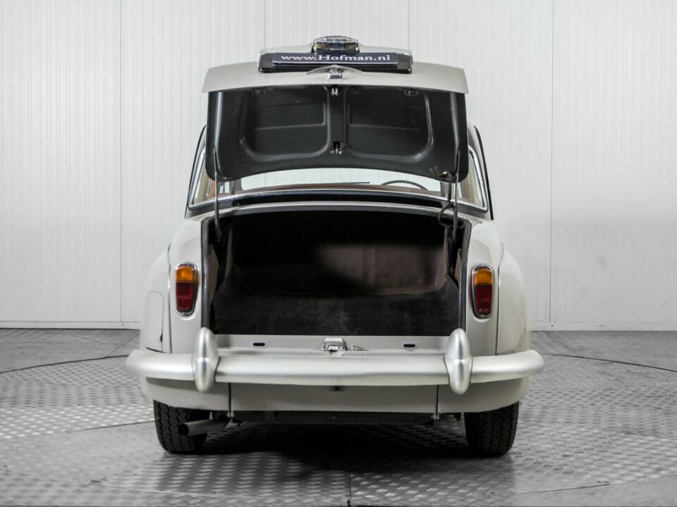 Image 43/50 de Rover 100 (1962)
