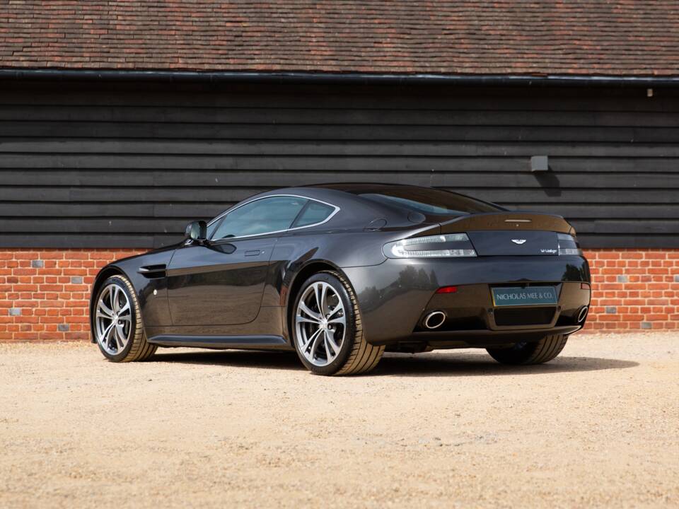 Bild 3/84 von Aston Martin V12 Vantage (2010)