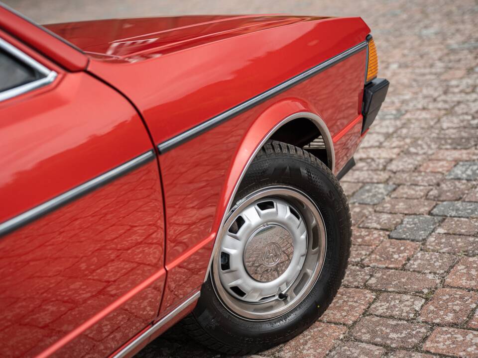 Image 2/75 of Volkswagen Passat 1.6 (1978)