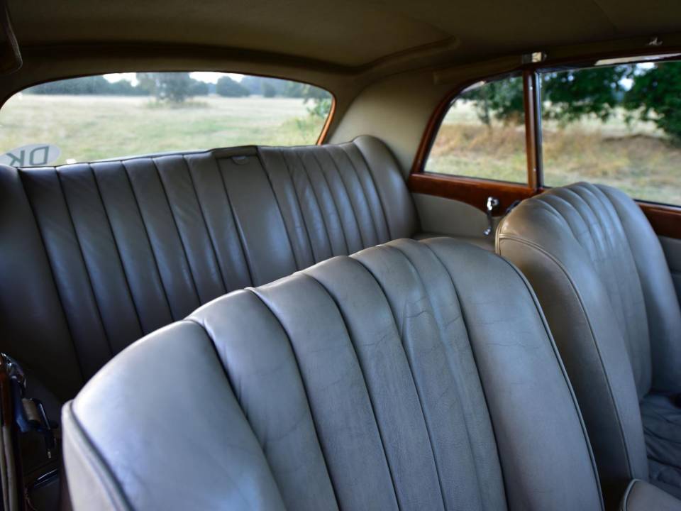 Image 37/49 de Bentley S 1 (1956)