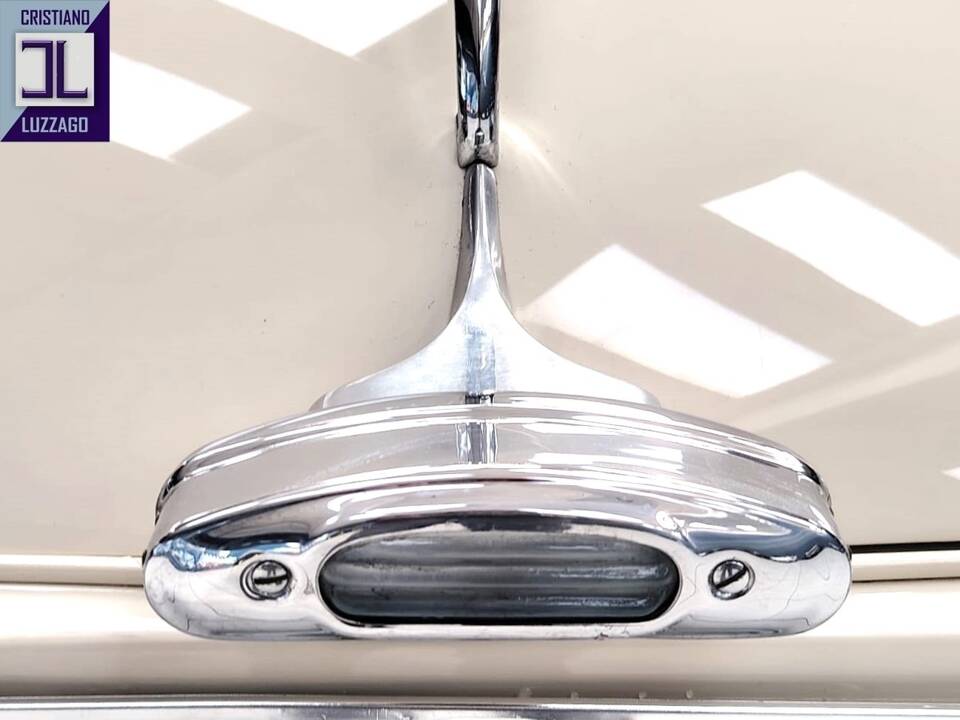 Image 30/74 of Jaguar XK 140 OTS (1956)