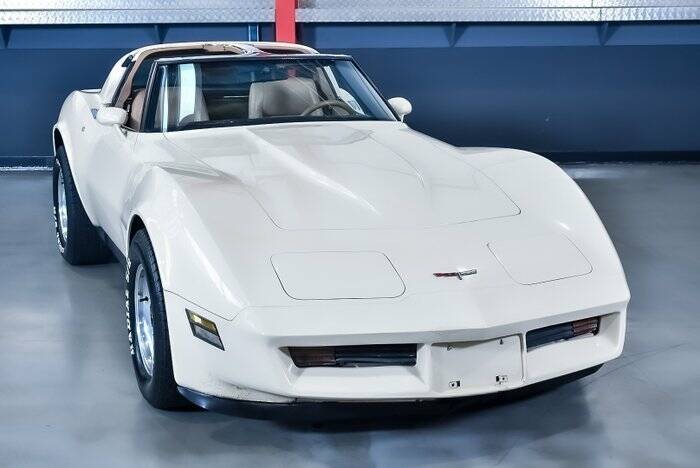 Immagine 3/7 di Chevrolet Corvette (1981)