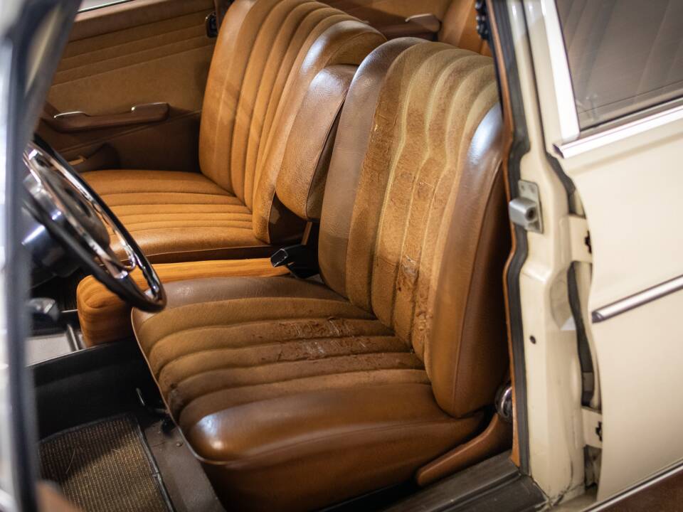 Afbeelding 7/19 van Mercedes-Benz 200 D (1968)