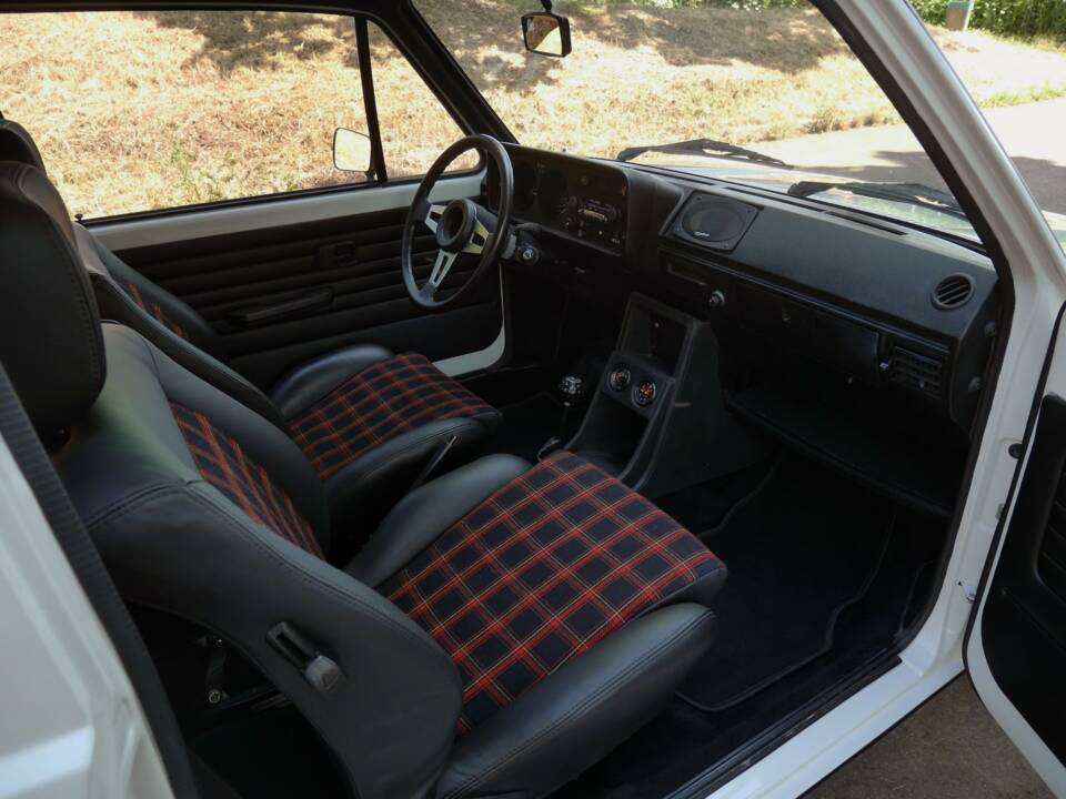 Image 24/35 of Volkswagen Golf Mk I GTI 1.6 (1980)