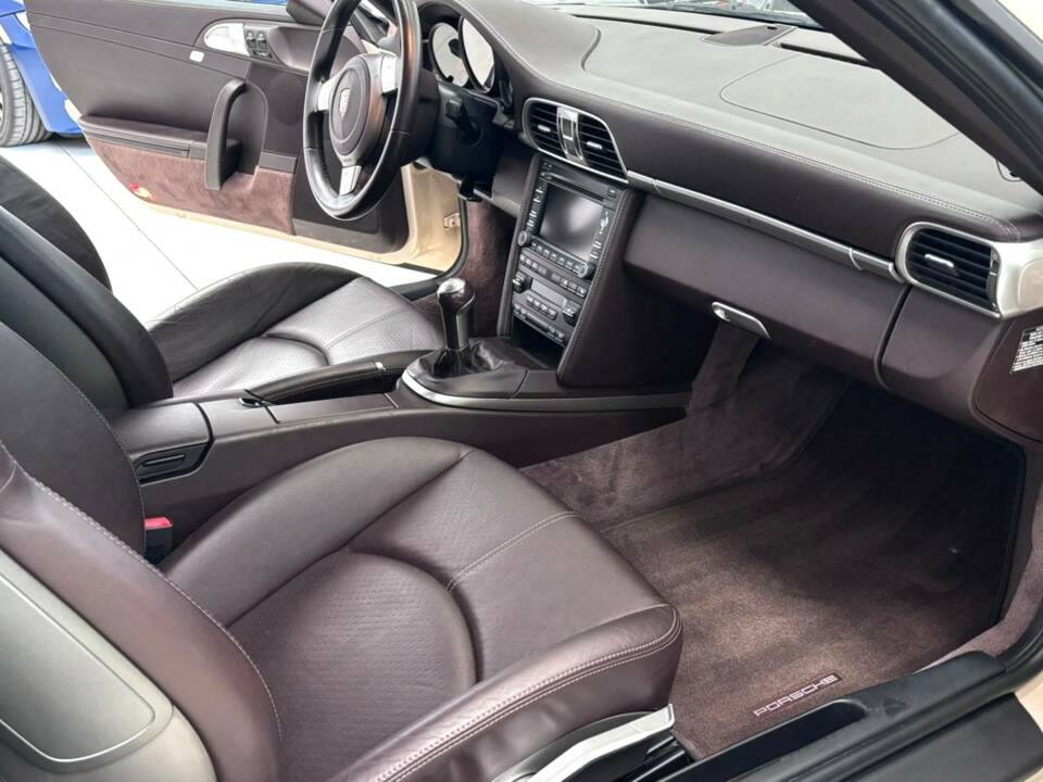 Bild 28/34 von Porsche 911 Carrera S (2010)