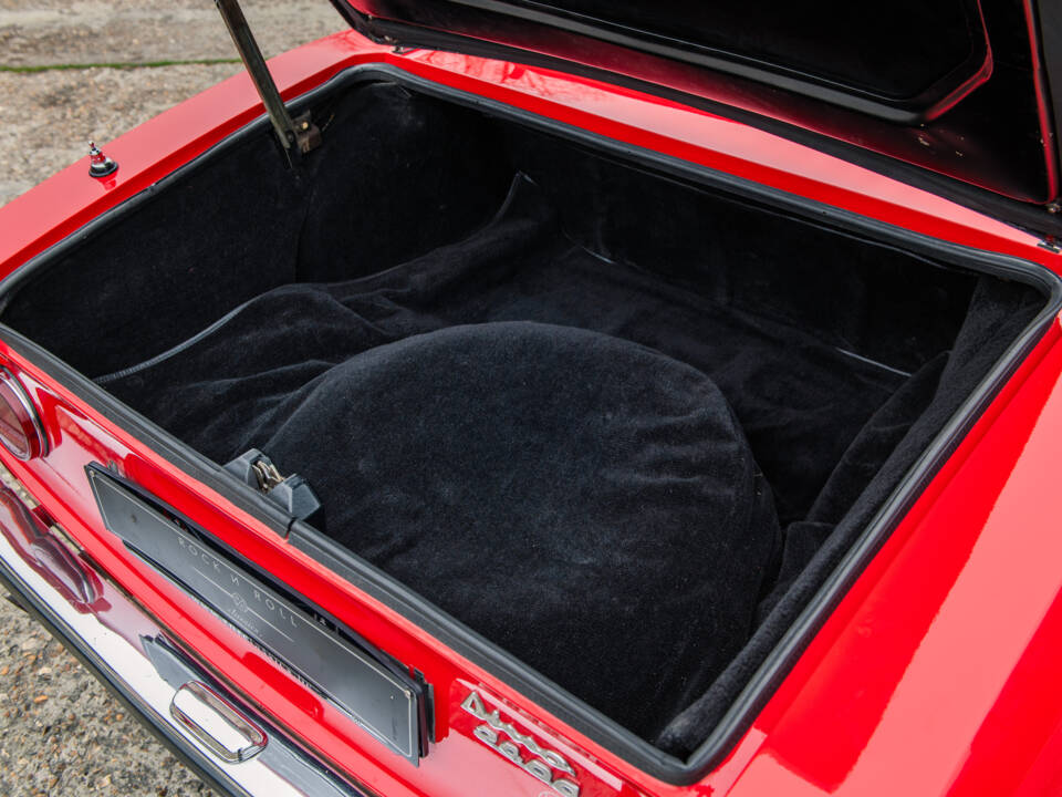 Image 39/39 of FIAT Dino 2400 Spider (1970)