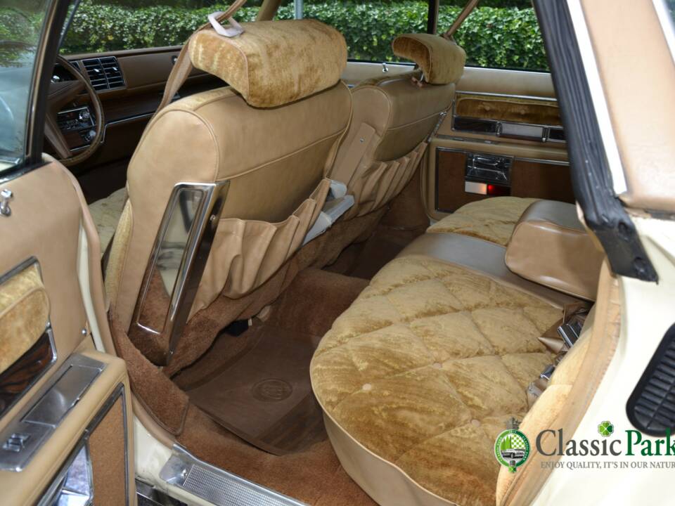 Immagine 26/50 di Buick Electra 225 Hardtop (1976)