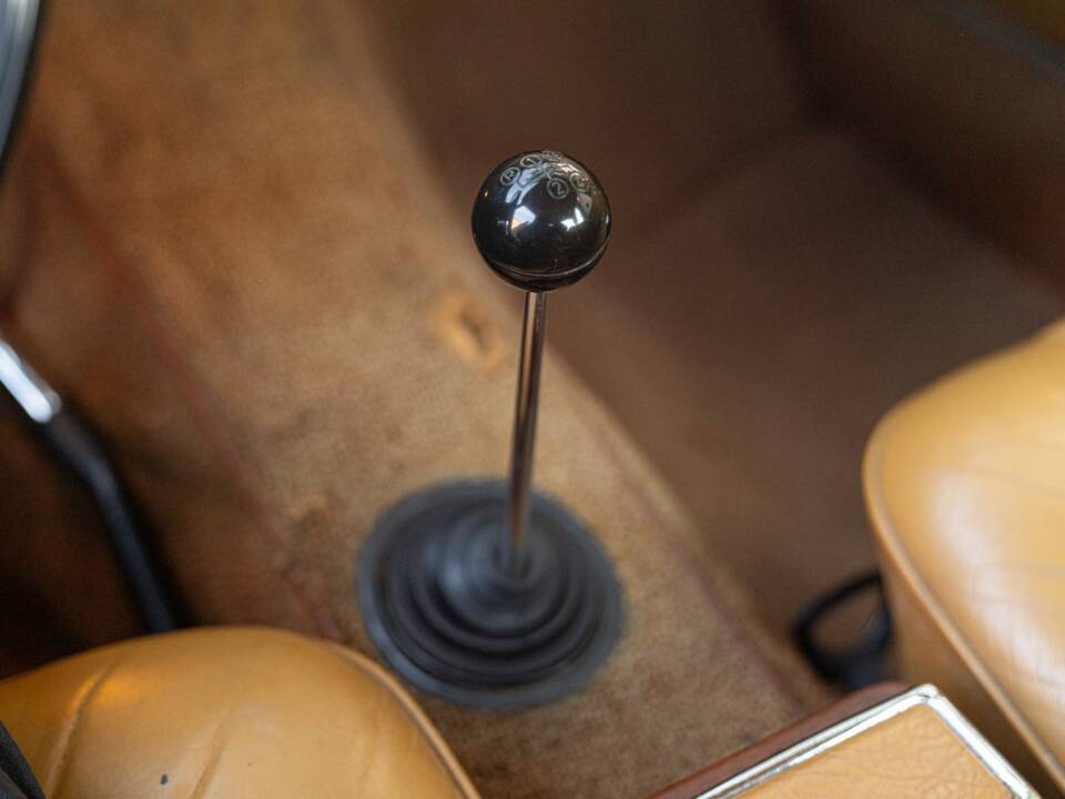 Image 37/50 de Mercedes-Benz 280 SL (1969)