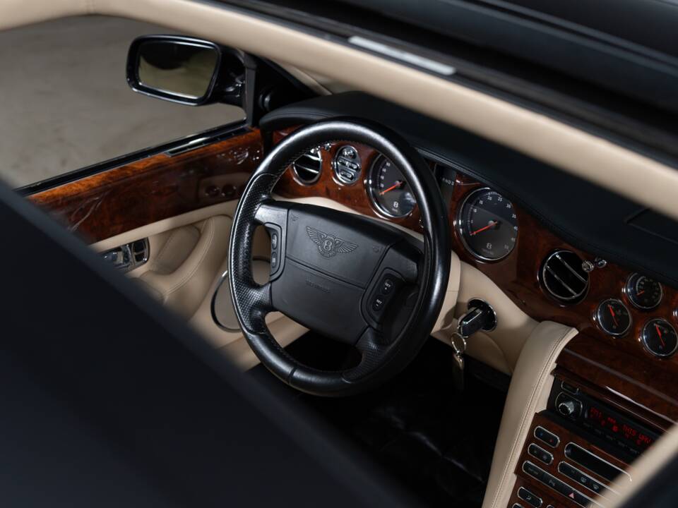 Image 20/46 of Bentley Arnage T (2004)
