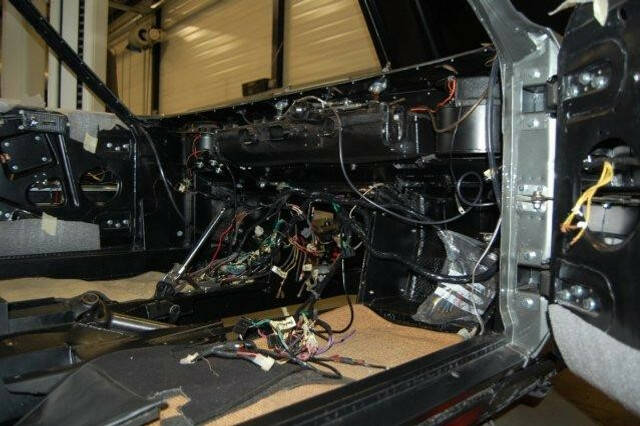 Image 18/50 of Aston Martin V8 (1980)