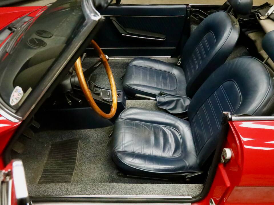Image 3/50 of Alfa Romeo 2000 Spider Veloce (1982)