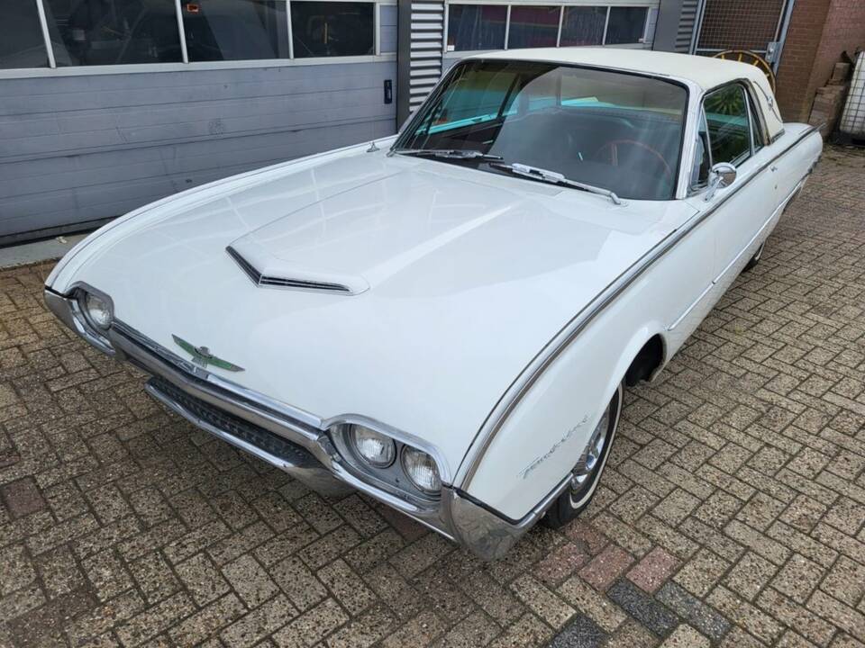 Obraz 5/8 pojazdu Ford Thunderbird Landau Coupe (1962)