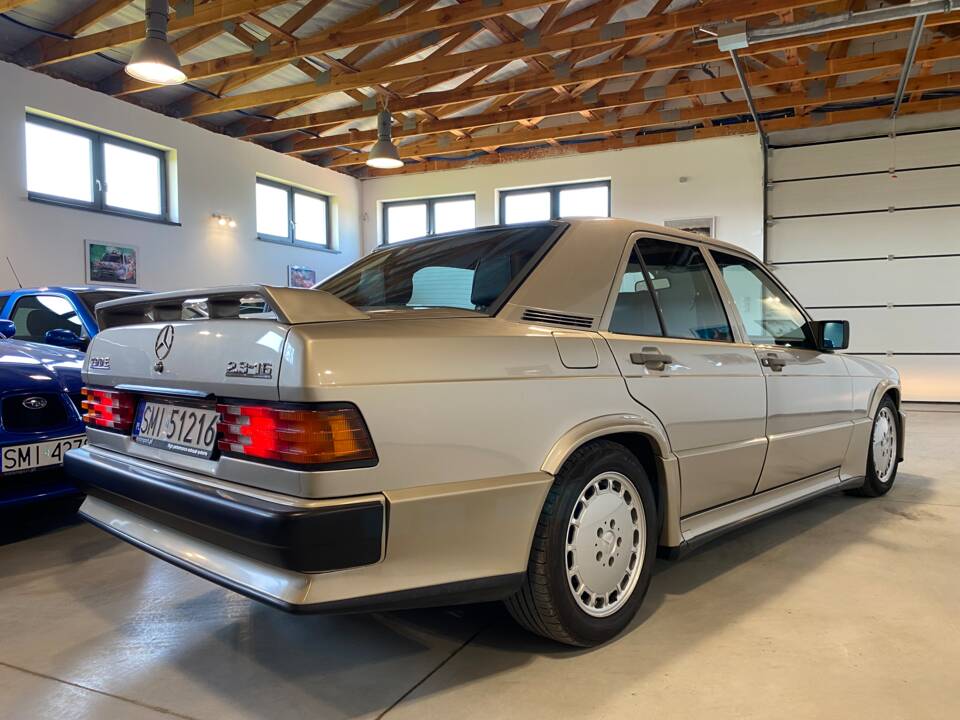 Bild 8/66 von Mercedes-Benz 190 E 2.3-16V (1986)