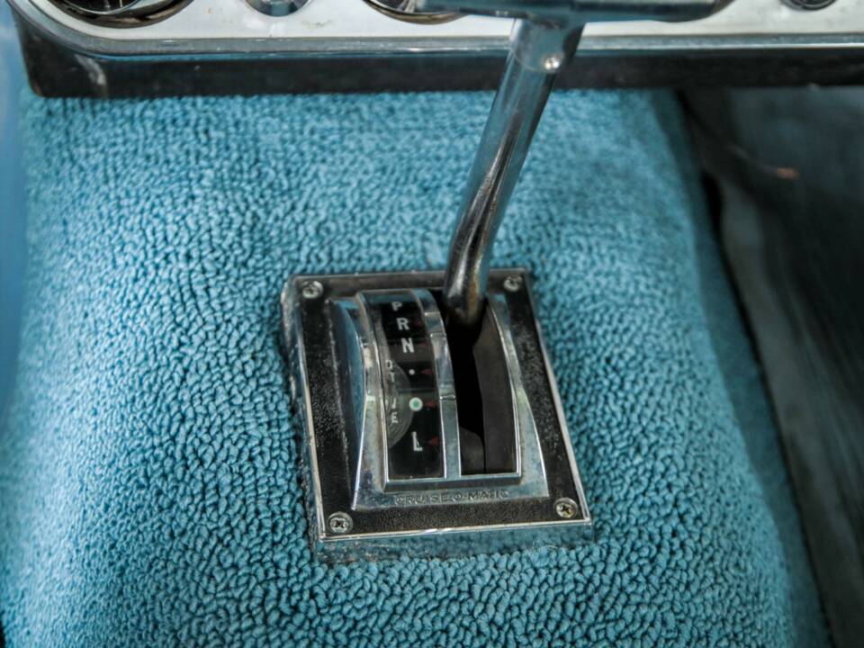 Image 33/50 of Ford Mustang 302 (1966)