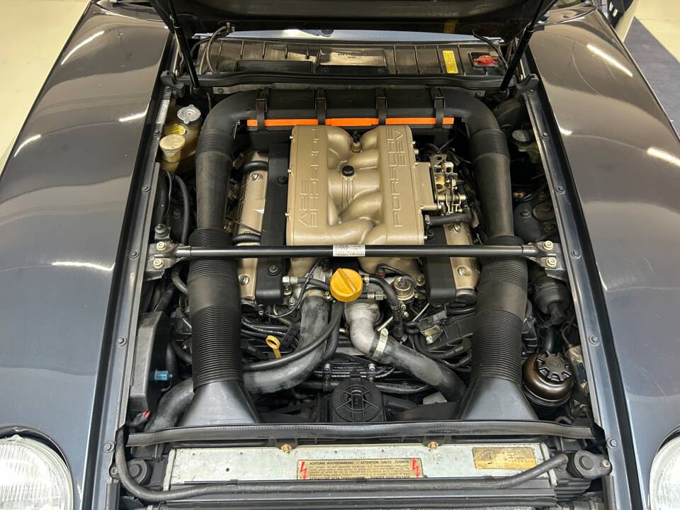Image 26/63 of Porsche 928 GT (1989)
