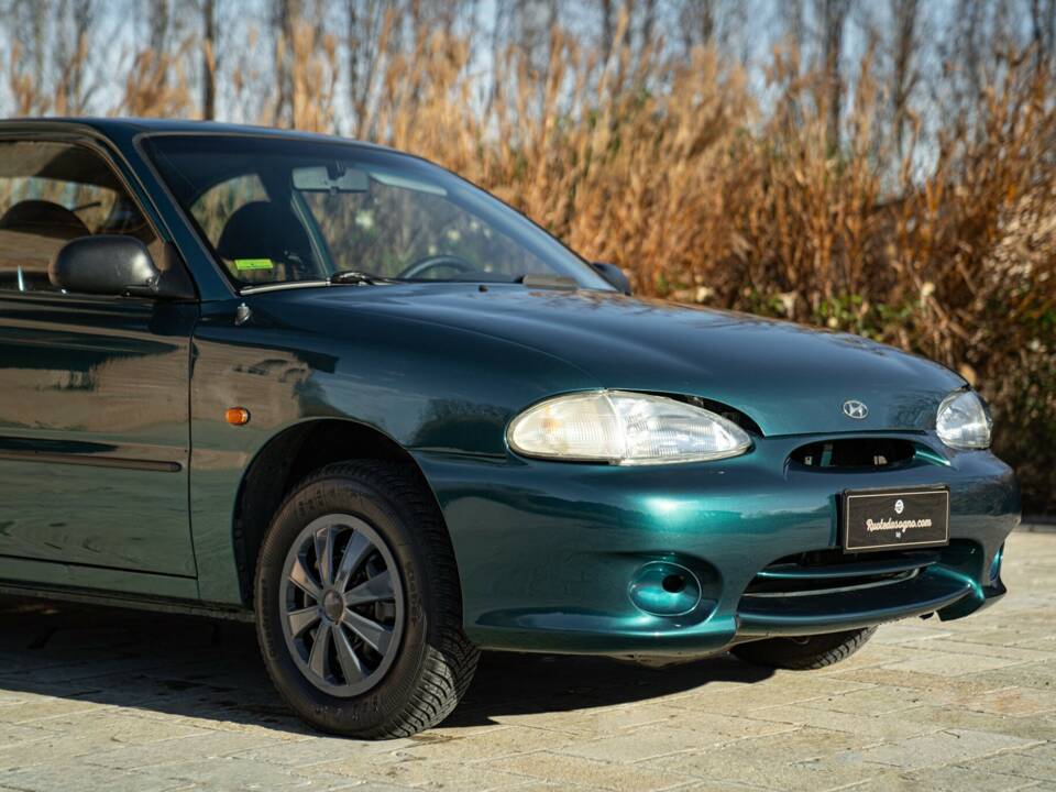 Image 11/46 de Hyundai Accent 1.3 (1997)