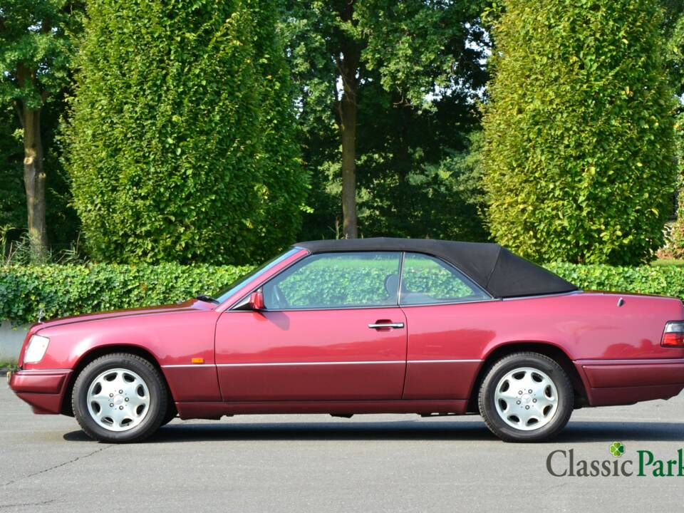Bild 7/50 von Mercedes-Benz E 200 (1994)