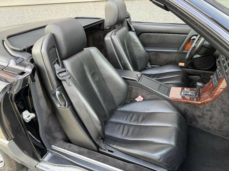 Image 25/50 de Mercedes-Benz 300 SL (1990)