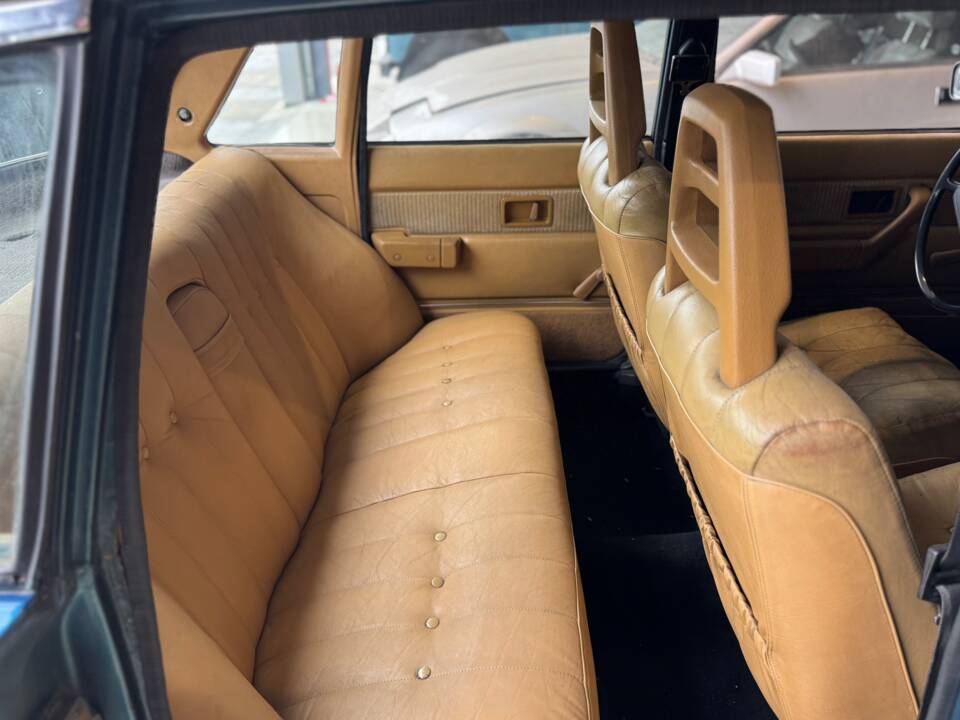 Imagen 13/19 de Volvo P 144 GL (1974)