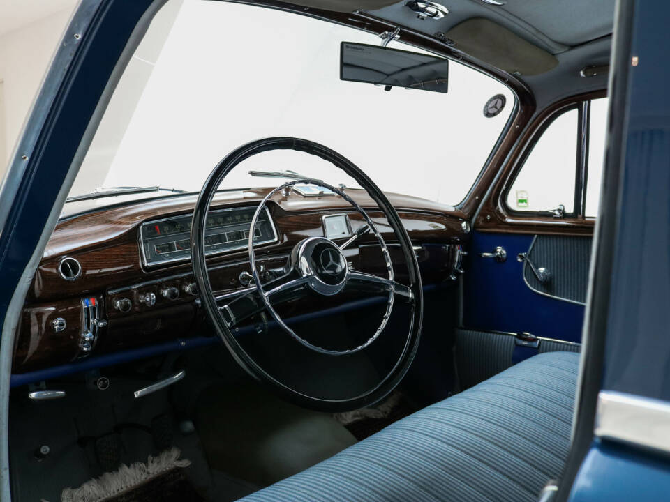 Afbeelding 5/18 van Mercedes-Benz 220 SE (1958)