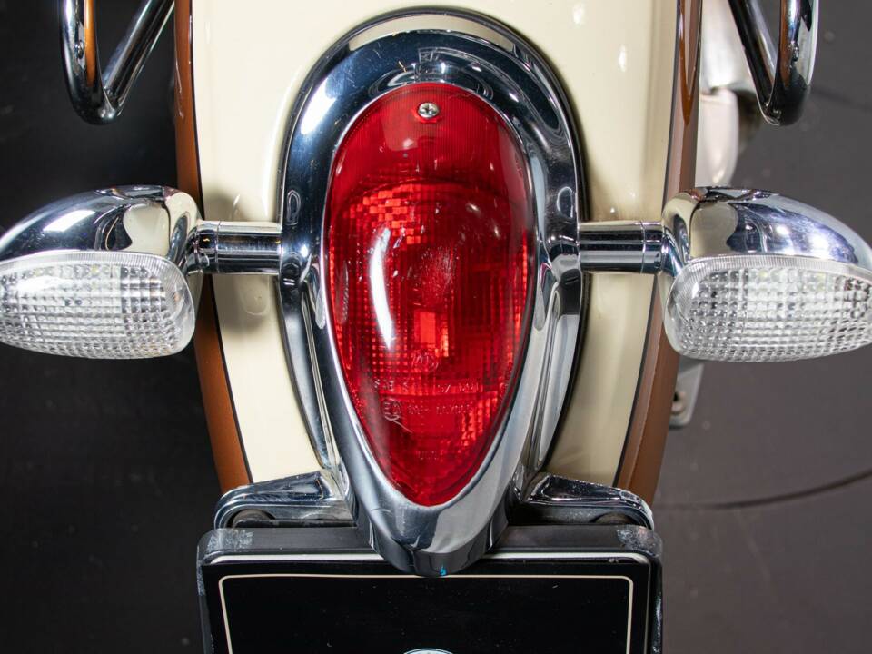 Image 18/50 of BMW R 1200 C (2001)