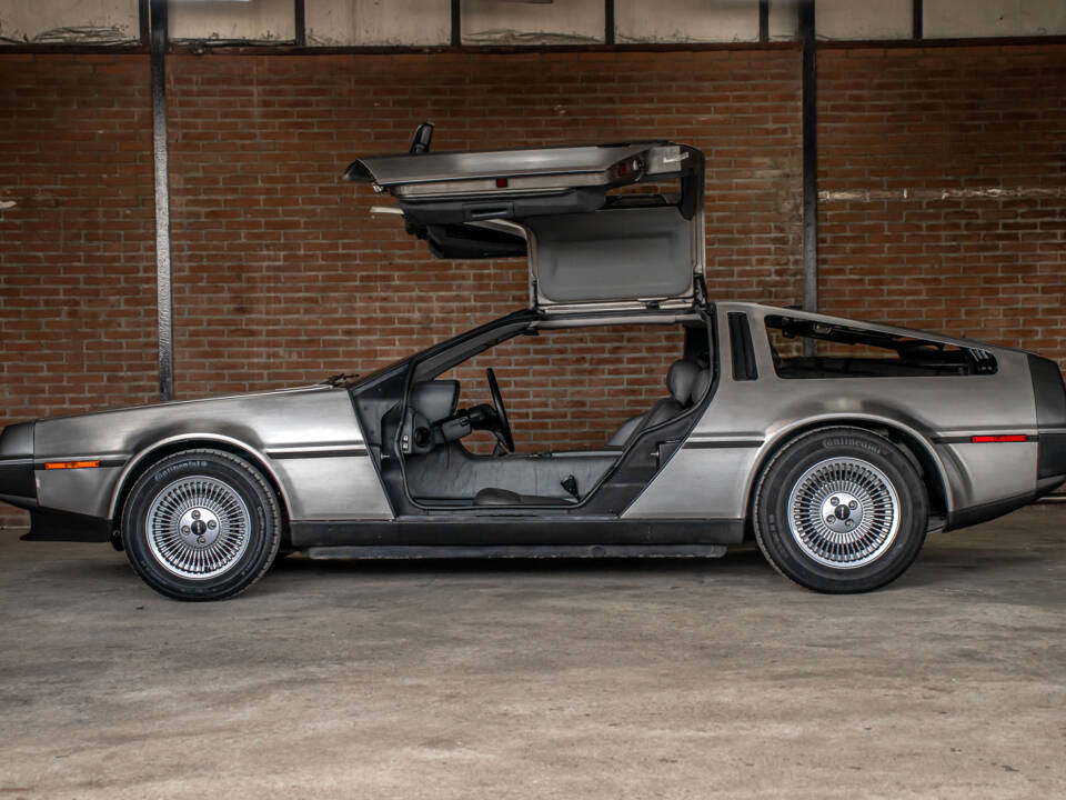 Image 10/66 of DeLorean DMC-12 (1981)