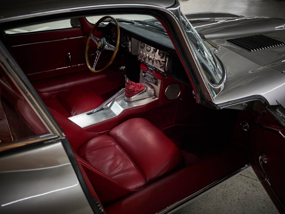 Immagine 45/99 di Jaguar E-Type 3.8 (1964)