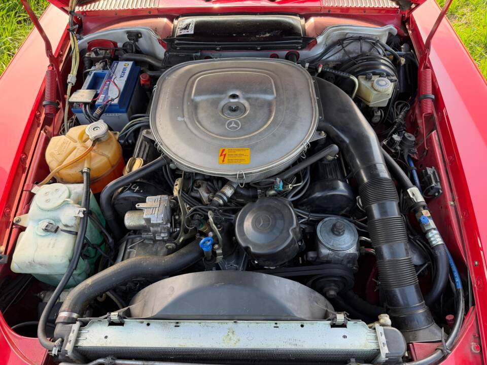 Afbeelding 25/33 van Mercedes-Benz 500 SL (1988)