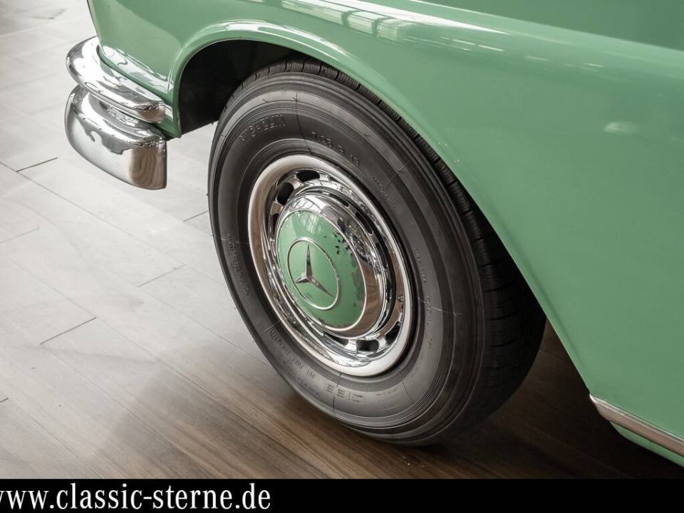 Immagine 12/15 di Mercedes-Benz 220 S b (1963)