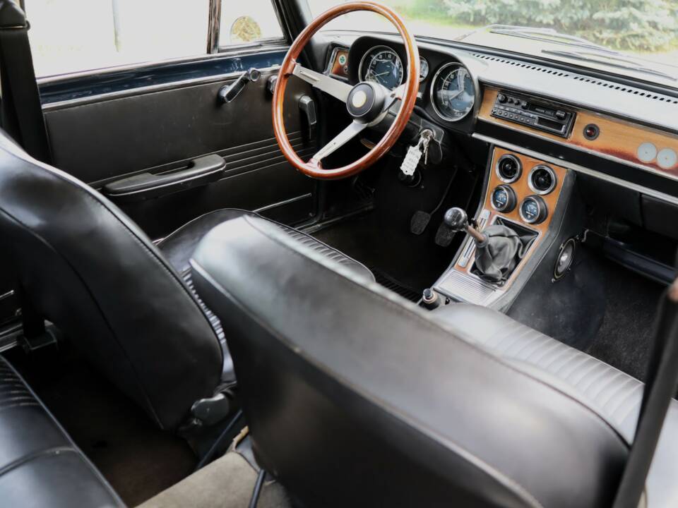 Image 3/50 of Alfa Romeo Giulia Nuova Super 1600 (1978)