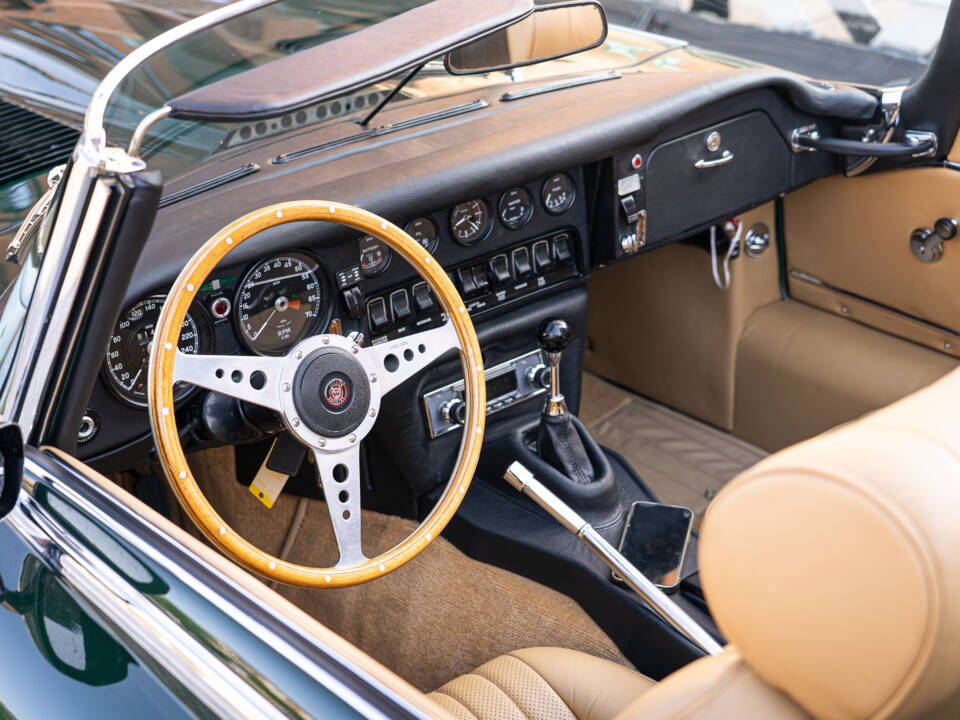 Bild 18/30 von Jaguar E-Type V12 (1974)