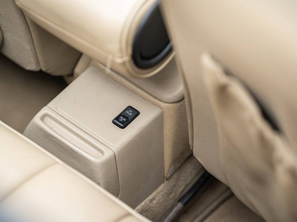 Image 55/83 de Mercedes-Benz E 220 (1996)