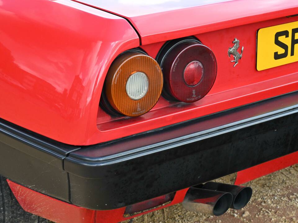 Image 28/50 of Ferrari Mondial 8 (1981)