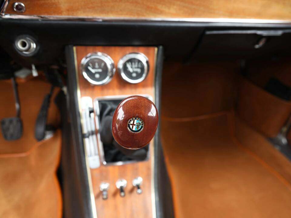 Bild 40/50 von Alfa Romeo 1750 GT Veloce (1971)