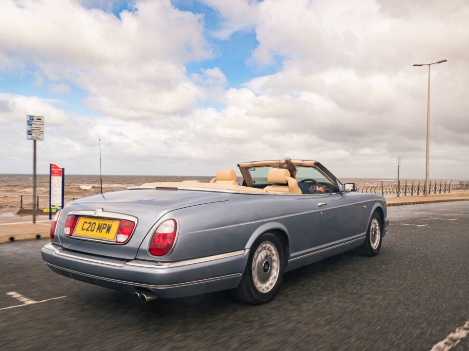 Immagine 9/38 di Rolls-Royce Corniche V (2001)