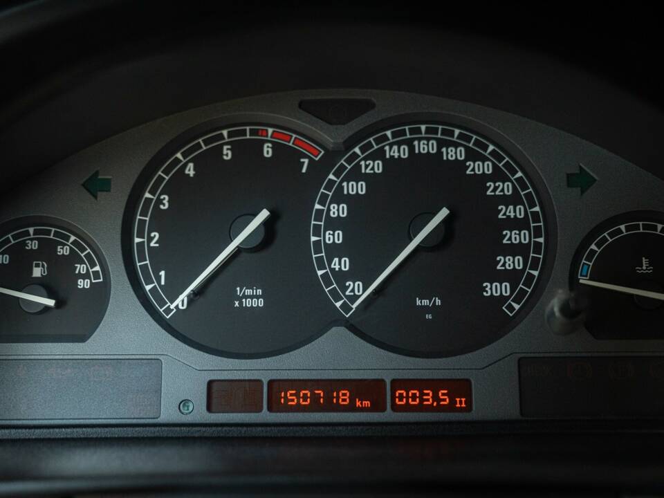 Bild 47/50 von BMW 850i (1990)