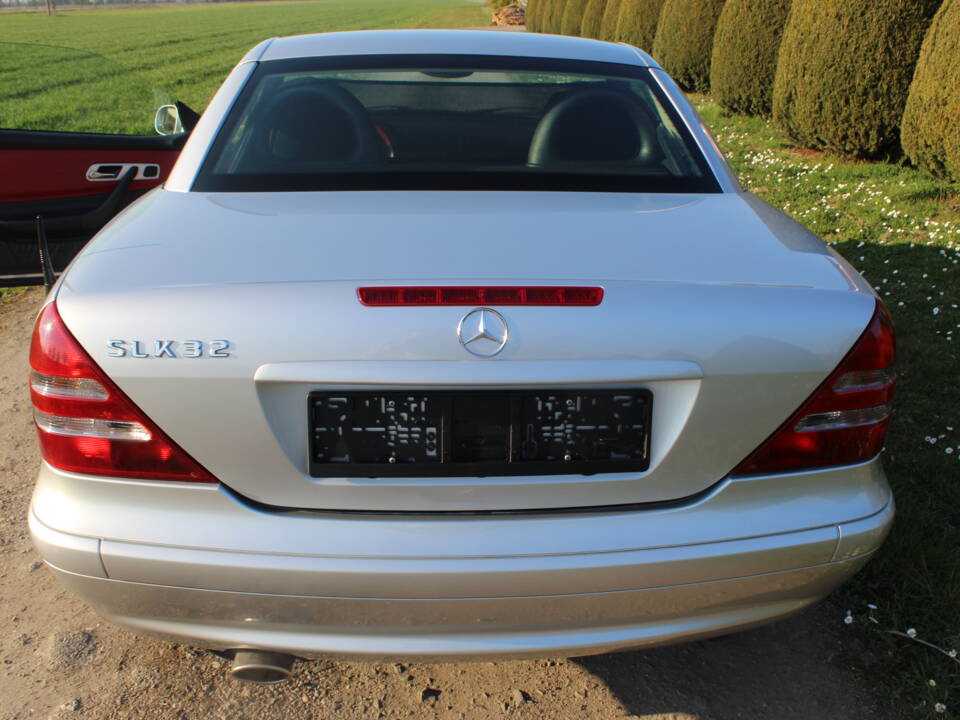 Image 21/52 of Mercedes-Benz SLK 320 (2000)