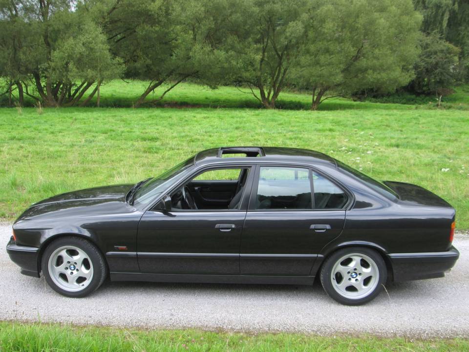 Image 5/18 of BMW M5 (1992)