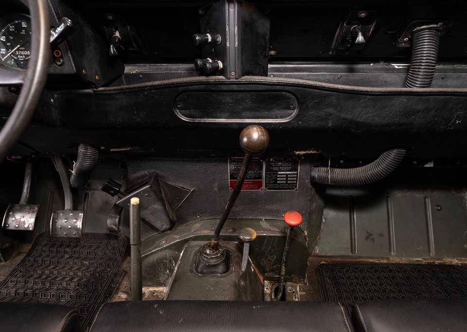 Image 26/50 of Land Rover 109 (1972)