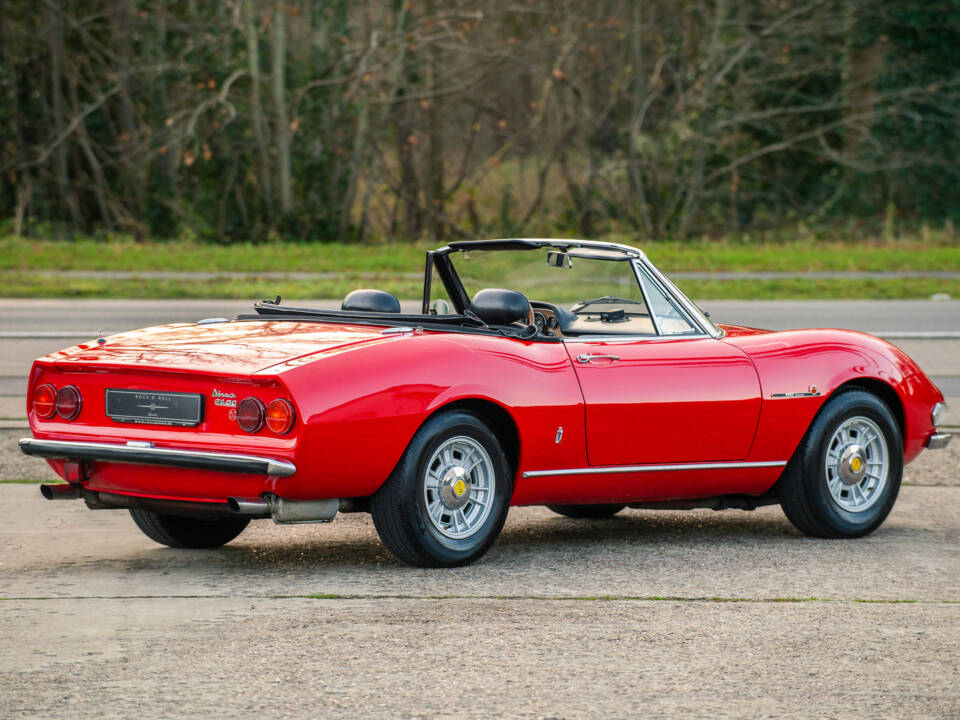 Image 11/39 of FIAT Dino 2400 Spider (1970)