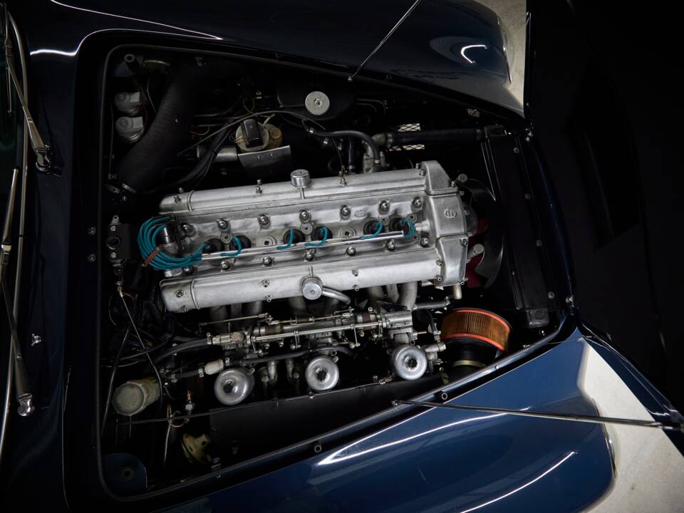 Afbeelding 56/60 van Aston Martin DB 6 (1968)