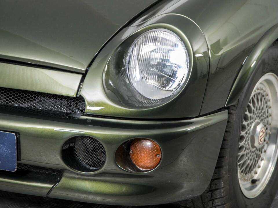Immagine 21/50 di MG RV8 (1994)