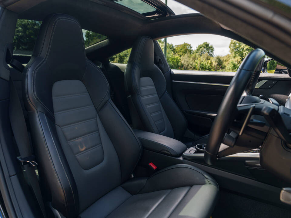 Image 30/33 of Porsche 911 Turbo S (2023)