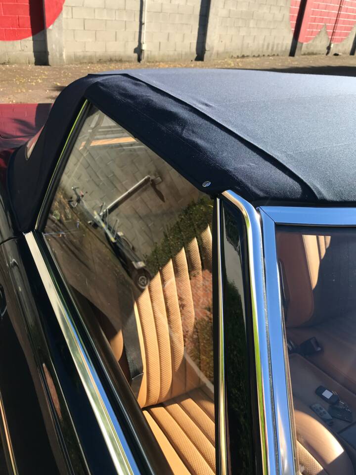 Image 19/53 de Mercedes-Benz 380 SL (1988)