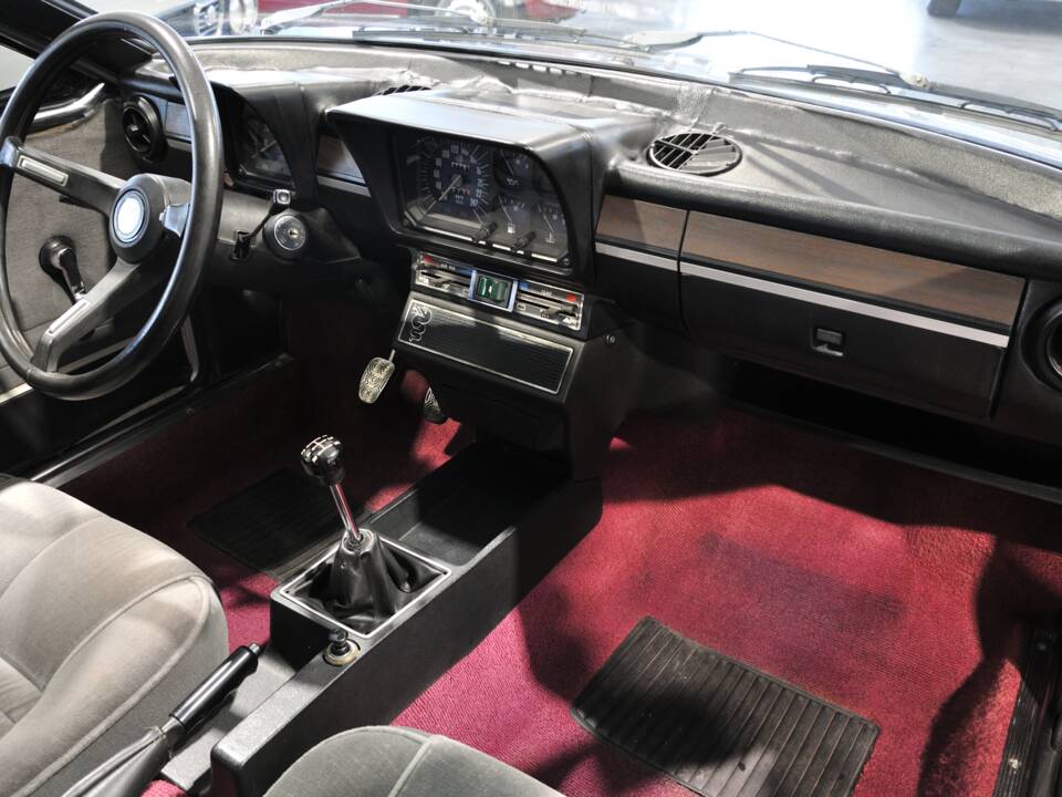 Bild 21/25 von Alfa Romeo Alfetta GTV 2.0 L (1980)