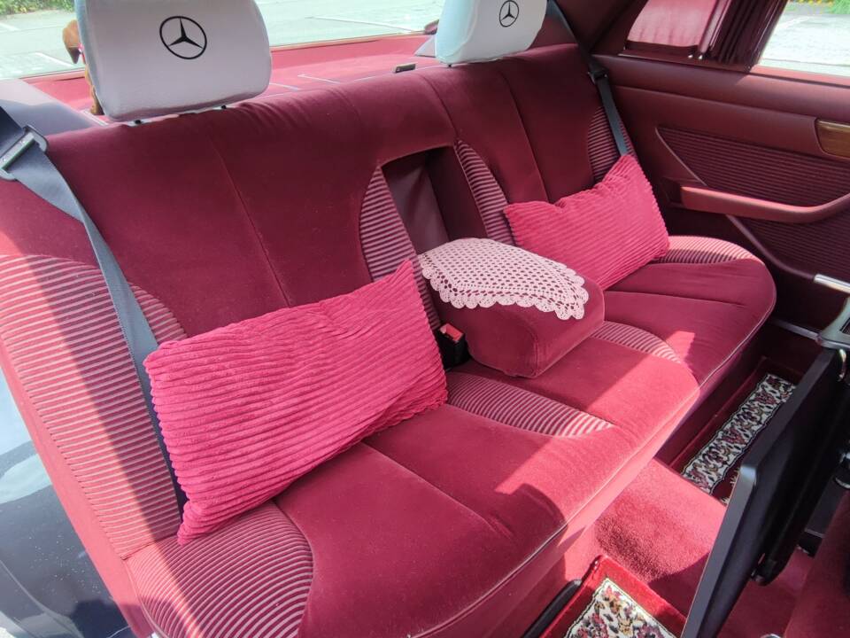 Bild 8/34 von Mercedes-Benz 420 SEL (1989)