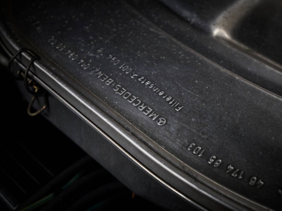 Image 72/89 of Mercedes-Benz 560 SL (1986)