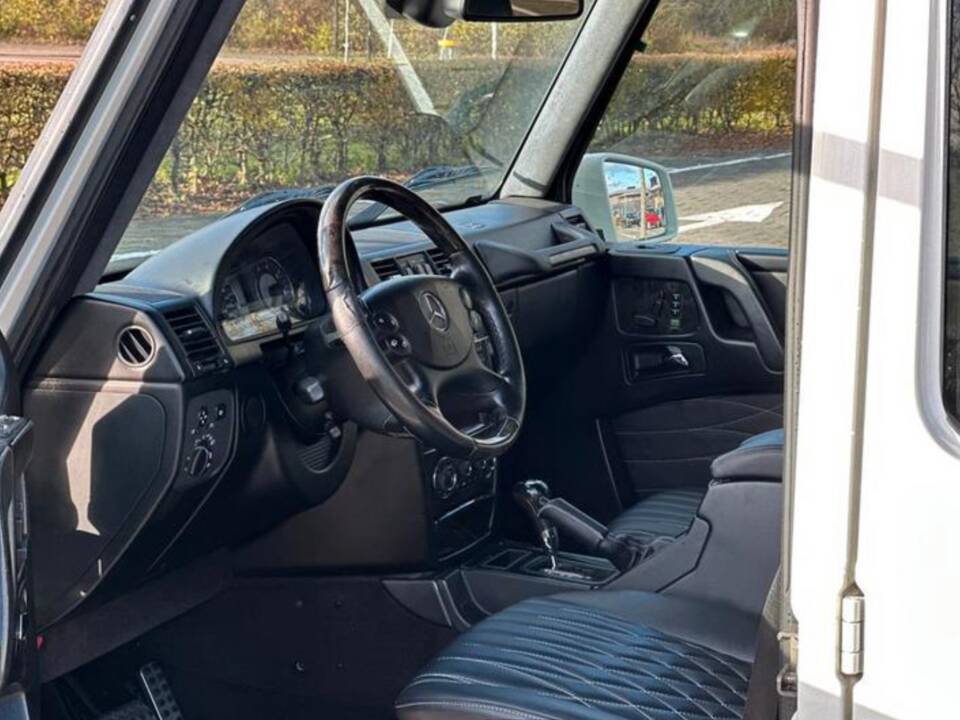 Imagen 9/48 de Mercedes-Benz G 55 AMG Kompressor (LWB) (2009)