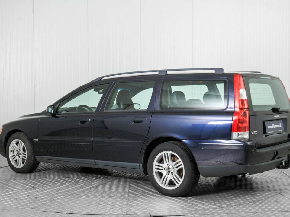 Bild 6/48 von Volvo V 70 2.4 (2006)