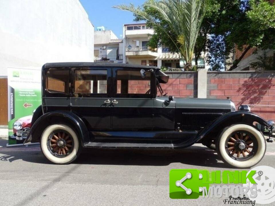 Image 3/10 of Locomobile 8-70 (1928)